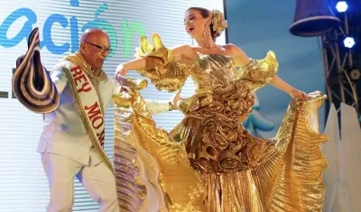 El Rey Momo Gabriel Marriaga y la Reina Tatiana.