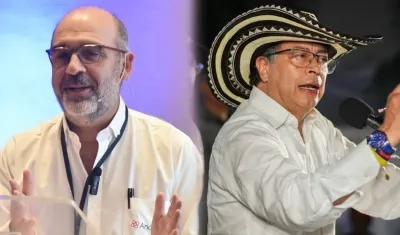 El presidente de Andesco, Camilo Sánchez, y el Presidente Gustavo Petro.