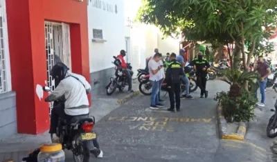 La víctima fue llevada al Camino La Manga, donde se confirmó su muerte. 