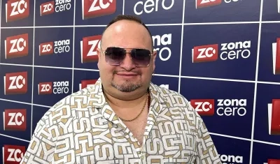 El artista José Ricardo en la redacción de Zona Cero.