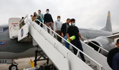 Algunos de los colombianos deportados.