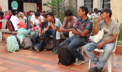 Varios desplazados por la guerra entre el ELN y las disidencias de las FARC. 