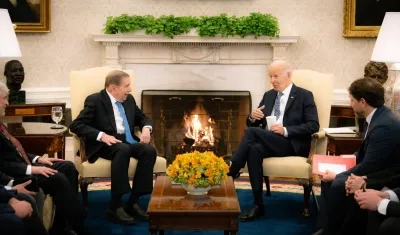 El opositor Edmundo González con Joe Biden este lunes en la Casa Blanca. 