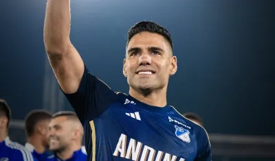 Radamel Falcao jugando con Millonarios.