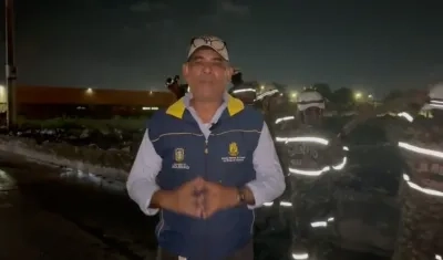 Oficina de Gestión de Riesgos de Soledad en el lugar del incendio. 