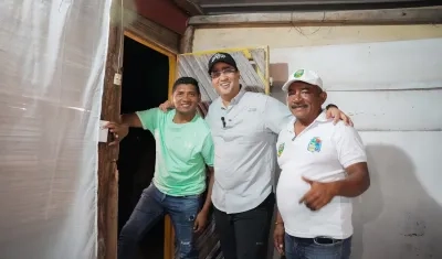 Gobernador Jairo Aguilar estuvo con las familias beneficiarias.