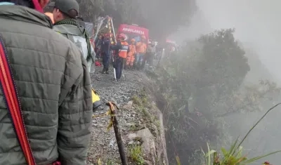 Abismo en el que cayó camioneta. 