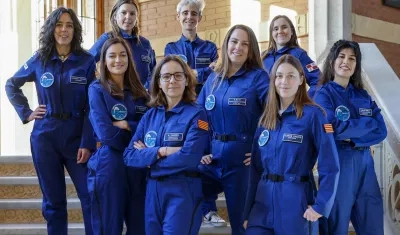 Nueve mujeres astronautas del proyecto Hypatia II. 