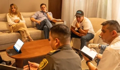 El exministro Juan Carlos Pinzón en una reunión de seguridad con el Alcalde Alex Char.