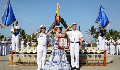 La Reina Tatiana fue elogiada en el Malecón del Río. 