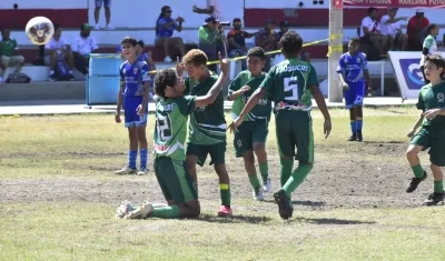 Asosucre celebra un gol en la semifinal contra Formasucre. 