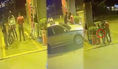 Momentos del atraco a trabajador de gasolinera.