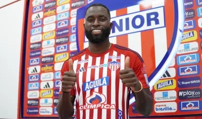 José Cuenú firmó contrato por un año con Junior. 