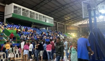 Personas desplazadas del Catatumbo son atendidas en un albergue temporal en Ocaña. 