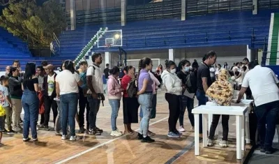 Cientos de personas han tenido que salir de sus casas huyendo del conflicto en el Catatumbo.