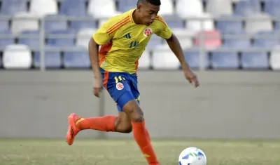 Jordan Barrera en acción contra Perú, el domingo en el Romelio Martínez. 
