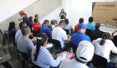 Reunión del Distrito con los recicladores de oficio.