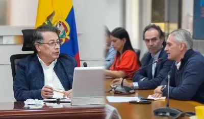 Presidente Petro; Andrés Rendón, gobernador de Antioquia, y Federico Gutiérrez, alcalde de Medellín.