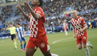 John Solis celebra tras marcar el gol que le dio la victoria al Girona sobre el Alavés.