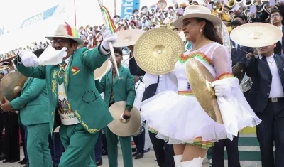Carnaval de Oruro dio su pistoletazo este sábado.