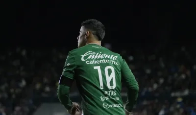 El colombiano James Rodríguez durante el partido contra San Luis.