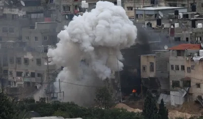 Humo tras ataques de Israel.