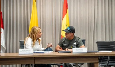 Deicy Jaramillo, delegada nacional para la seguridad territorial de la Fiscalía y Alcalde Alejandro Char.