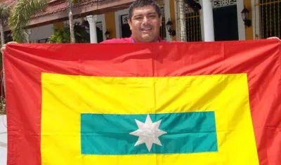 El periodista Alex Lewis.