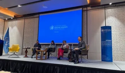 Consejo de DD.HH. de la ONU entregando su informe.