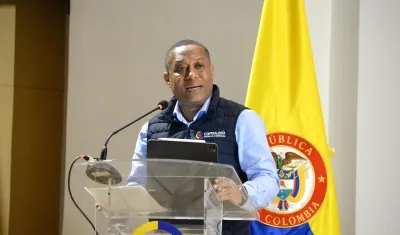 Luis Enrique Abadía, Contralor encargado. 