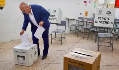Jornada de votación en Ecuador.