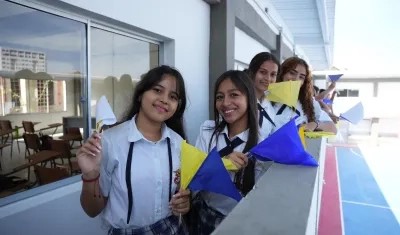 Imagen de las estudiantes de la Institución.