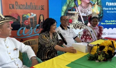 Mayte Montero, con Lisandro Polo y Juan Carlos Ospino