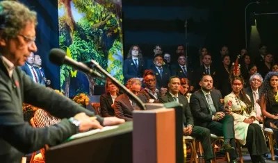 Los nuevos ministros presentados esta noche por el Presidente Gustavo Petro. 