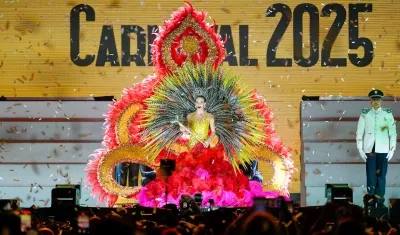 La reina Tatiana al ser coronada. 