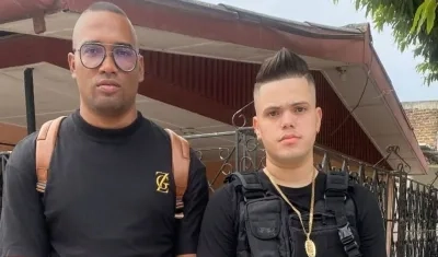 Teddy Vergara, mánager de Zair Guette (a su lado). 