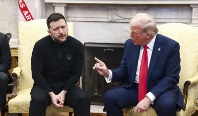 El Presidente ucraniano, Volodímir Zelenski, junto a su homólogo estadounidense, Donald Trump.