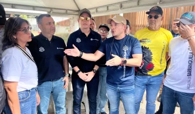 Instalación del PMU para el desfile de hoy.