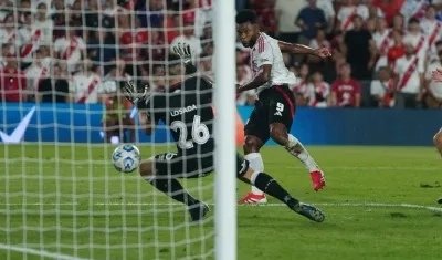 La acción en la cual Borja marcó el gol de la victoria de River sobre Lanús.