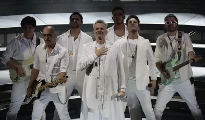  Miguel Bosé durante el concierto. 