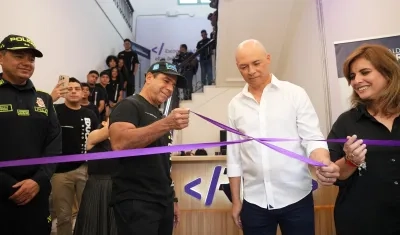 Alcalde Alejandro Char junto a el CEO de Riwi, Alberto Godoy, en la Inauguración de la sede en Barranquilla.