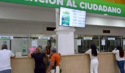 Atención al ciudadano en la Secretaría de Tránsito y Seguridad Vial.