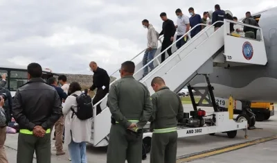 Vuelo de deportados colombianos que llegaron desde Estados Unidos en febrero.
