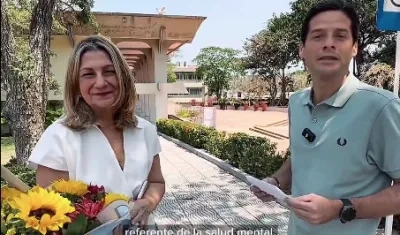 El senador Mauricio Gómez con la doctora Ana Rita Russo. 