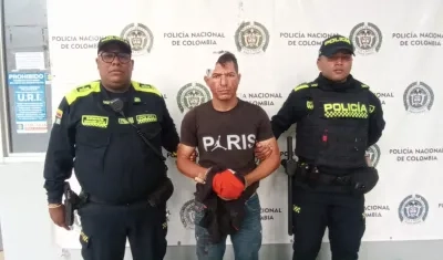 El hombre fue capturado por la Policía y casi es linchado por la comunidad. 