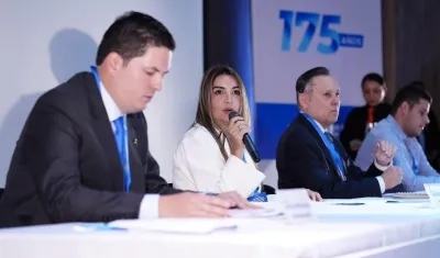 Nadia Blel, senador y presidenta del Partido Conservador, y Efraín Cepeda, presidente del Senado.