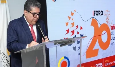 El Contralor General de la República, Carlos Hernán Rodríguez Becerra.