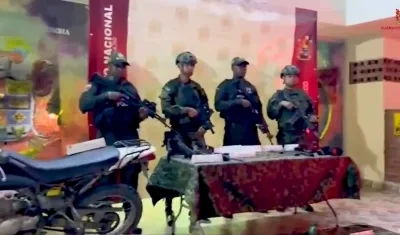 Integrantes del Ejército luego de la operación.