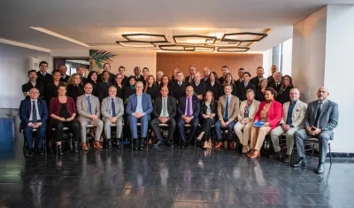 Encuentro en la Sala Plena de la JEP con las Embajadas de 12 países. 