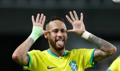 Neymar celebrando un gol con la selección brasileña en 2023.
